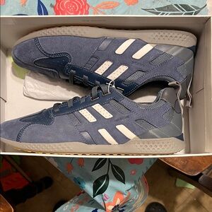 Geox Men's Navy and White Sneakers